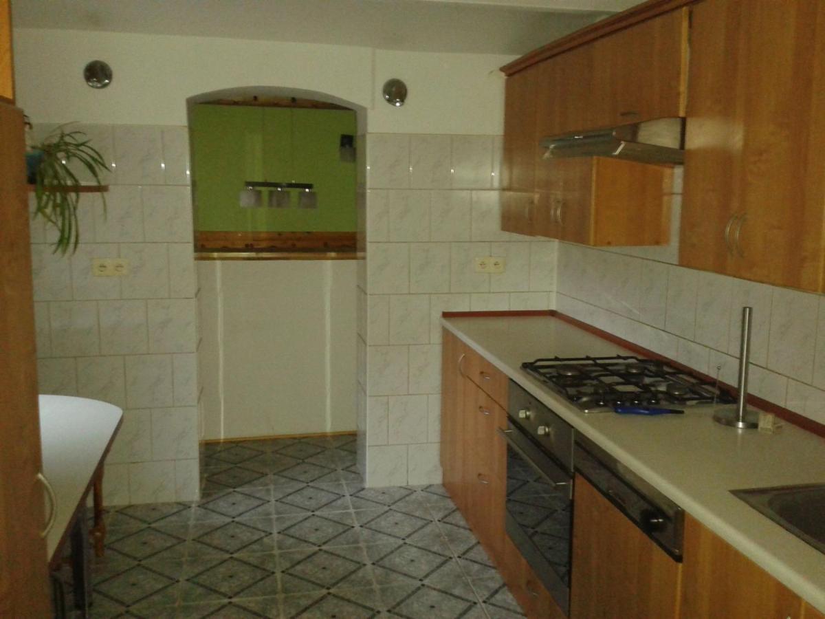 Spacious Holiday Home In Stara Kamienica With Pond Ngoại thất bức ảnh